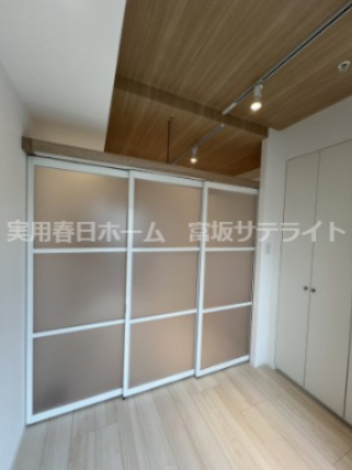 仕切りを閉じても天井側から冷暖房が届きます！