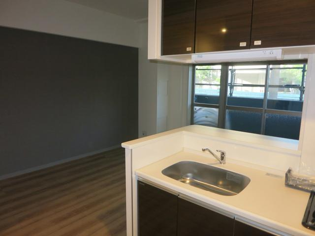 ベルメゾン若林のキッチン|キッチンから見たお部屋です