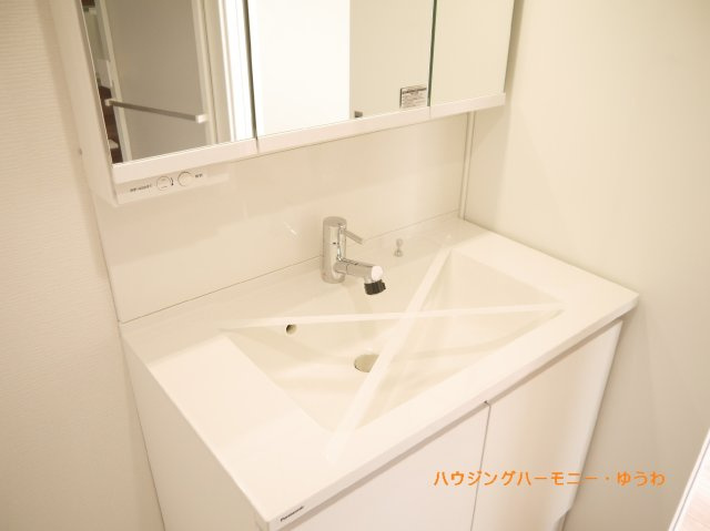 【独立洗面台】 | グランシティユーロコート赤羽 | イメージ画像となります。実際とは異なりますので、ご注意ください！