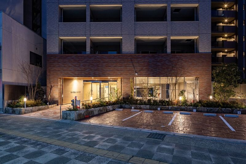福岡市博多区吉塚５丁目の賃貸マンションのエントランス