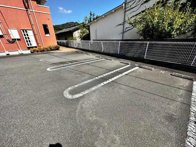 ピーチテラスの駐車場