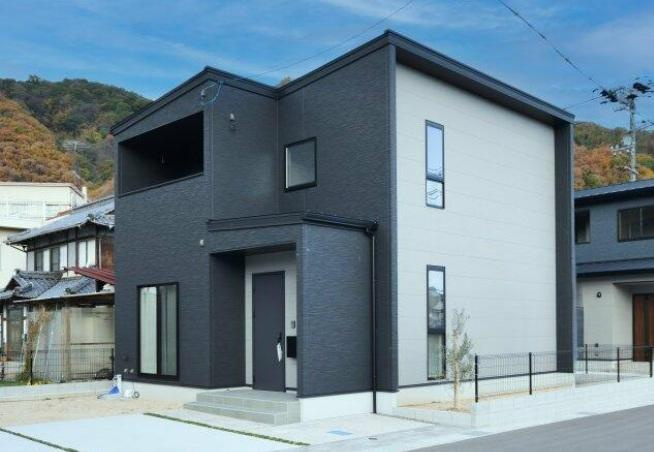 尾道市栗原町の中古一戸建
