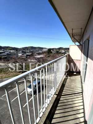 【バルコニー】 | コーポ本田 | 落ち着いた時間を過ごせるバルコニーです