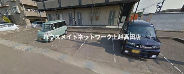 ジョイフルの駐車場|駐車場