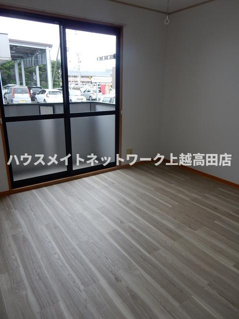 ジョイフルの居間・リビング|洋室