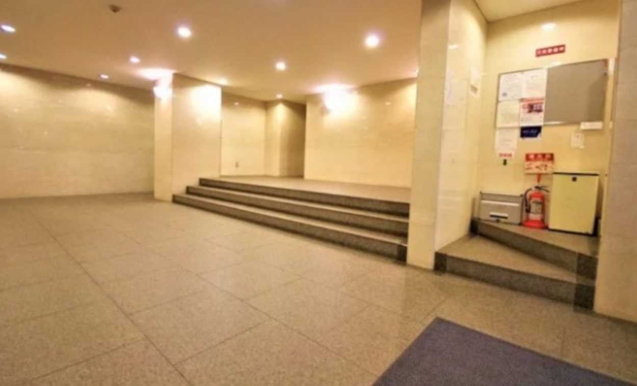 イトーピア目黒青葉台　駅近　オートロック　ファミリー向けのロビー