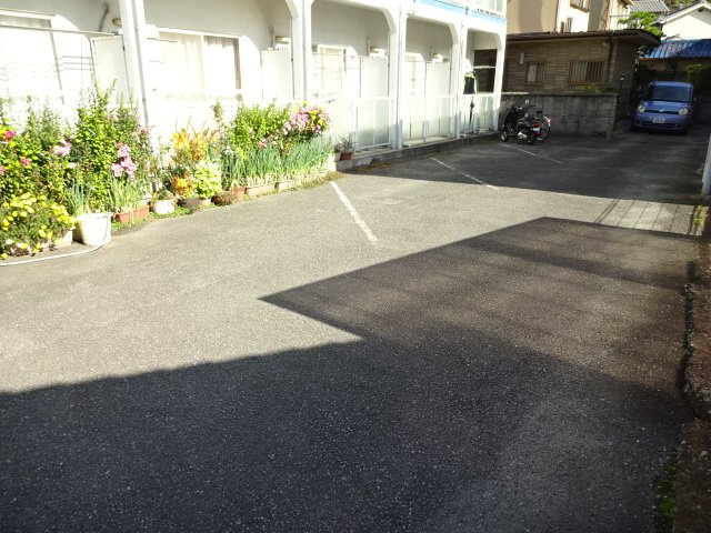 ブルースノーシラクニの駐車場