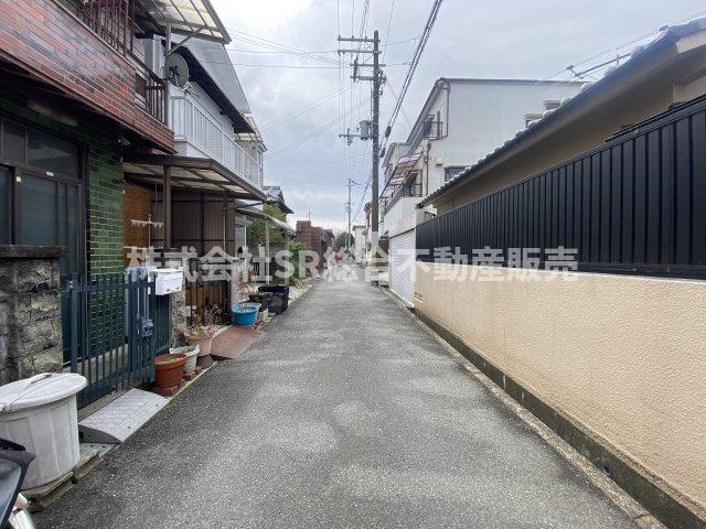下六万寺町3丁目中古戸建の前面道路含む現地写真|前面道路含む現地写真です