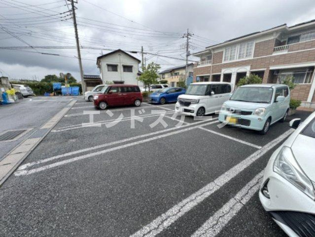 プリマヴェーラの駐車場|高崎、前橋のお部屋探しはエンドスケープまで！お客様の理想お聞かせ下さい♪