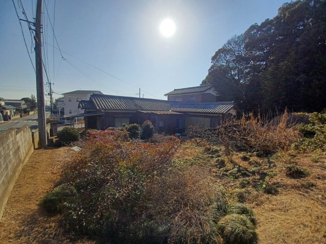 東松山市上野本土地627坪の外観|山林部分から見た宅地部分