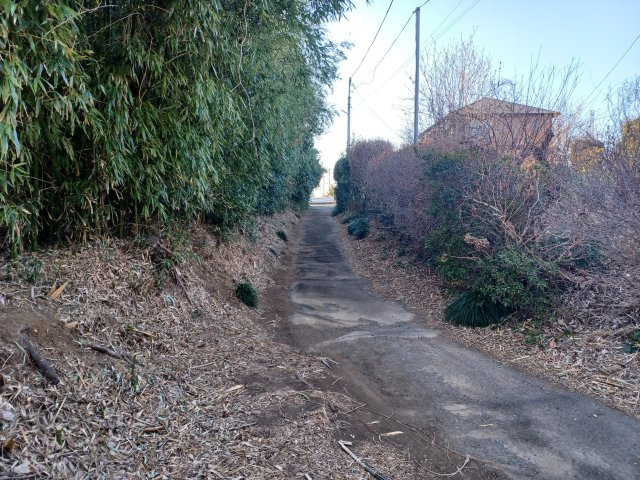 東松山市上野本土地627坪の前面道路含む現地写真|北側道路