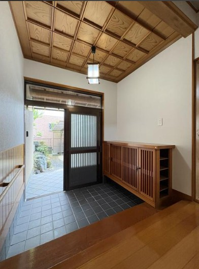 中古 戸建ての玄関