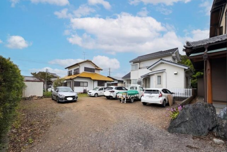 中古 戸建ての駐車場