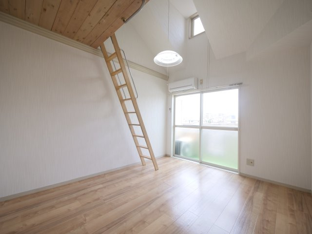 リヴェール豊成第1の居間・リビング|※写真は別の部屋のものです。※写真は別の部屋のものです。