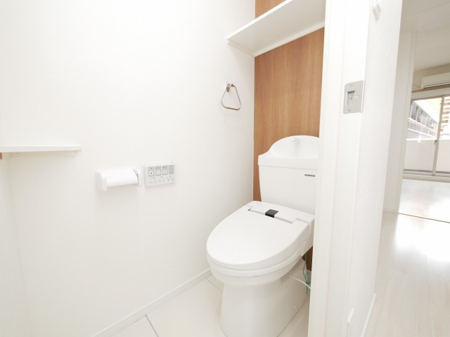 大阪市生野区中川１丁目の賃貸マンションのトイレ