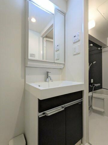 レグゼ王子神谷の洗面所