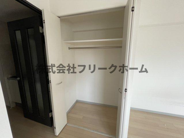 三鷹市下連雀３丁目の賃貸マンションの収納