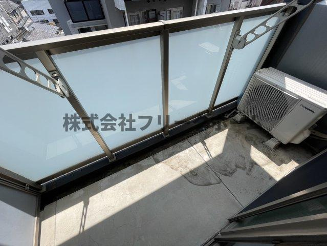 三鷹市下連雀３丁目の賃貸マンションのバルコニー