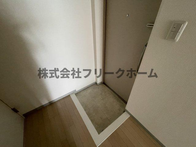 三鷹市下連雀３丁目の賃貸マンションの玄関