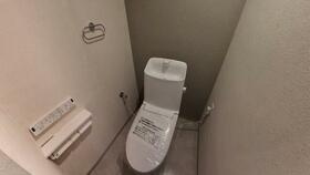 メゾン枚方リバーサイドのトイレ|温水洗浄便座
■物件内覧・資金計画相談・住宅ローン相談、リフォーム相談、お問合せ受付中■
※当日・翌日のご内覧、ご相談はお電話でのお問合せがスムーズです！