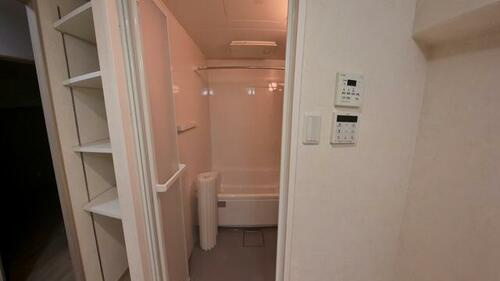 メゾン枚方リバーサイドの内装|脱衣室
■物件内覧・資金計画相談・住宅ローン相談、リフォーム相談、お問合せ受付中■
※当日・翌日のご内覧、ご相談はお電話でのお問合せがスムーズです！