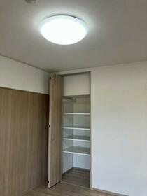 メゾン枚方リバーサイドの収納|リビングの収納
■物件内覧・資金計画相談・住宅ローン相談、リフォーム相談、お問合せ受付中■
※当日・翌日のご内覧、ご相談はお電話でのお問合せがスムーズです！