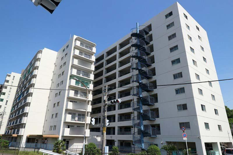 メゾン枚方リバーサイドの外観|新しい生活にいかがでしょうか？外観はお住まいの顔になります。こだわりたいポイントですね。水回りリフォームやリノベーションも承ってます。
■現地見学・資金計画相談・住宅ローン相談もお問合せ受付中■