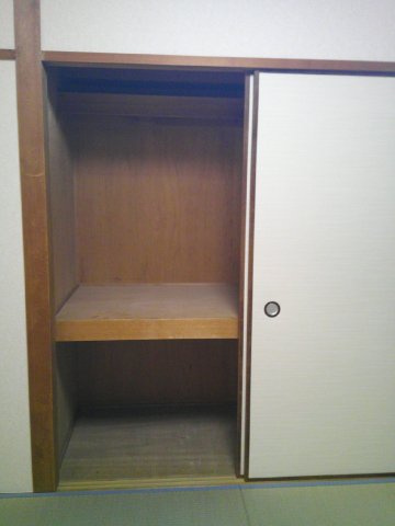 大阪市中央区上汐１丁目の賃貸マンションの収納