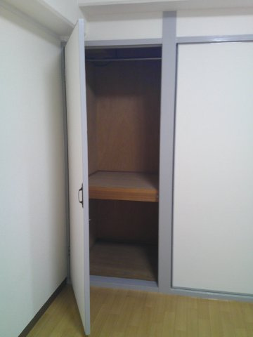 大阪市中央区上汐１丁目の賃貸マンションの収納