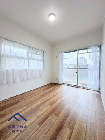 エメラルドマンション第2箱崎　Ａ棟の洋室