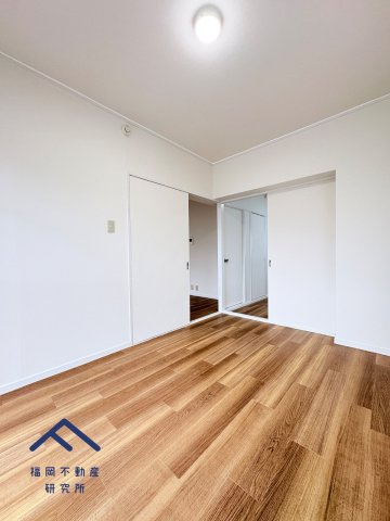 エメラルドマンション第2箱崎　Ａ棟の洋室