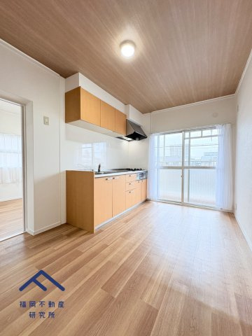 エメラルドマンション第2箱崎　Ａ棟の居間・リビング