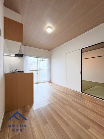 エメラルドマンション第2箱崎　Ａ棟の居間・リビング