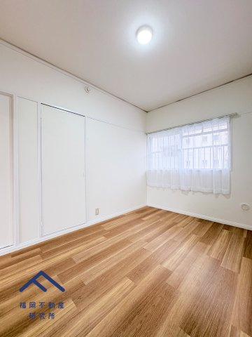 エメラルドマンション第2箱崎　Ａ棟の洋室