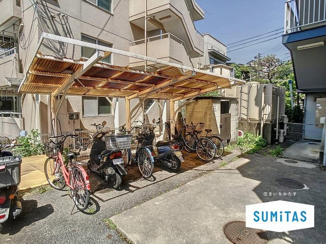 【駐車場】ビッグバーンズマンション横井 A棟