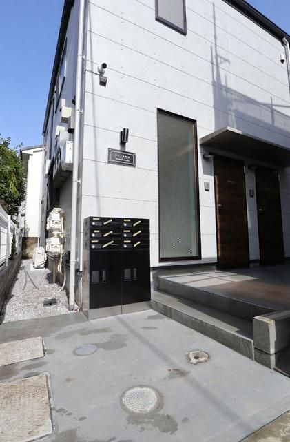 ルノン氷川台のエントランス