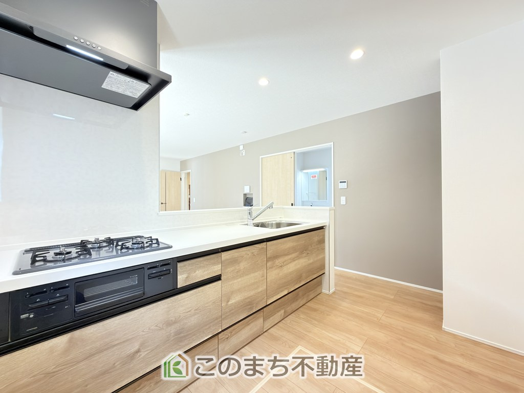 リナージュ那須塩原市豊浦南町25-1期のキッチン|人気の対面式キッチン☆料理をしながらご家族とコミュニケーションが取れます♪