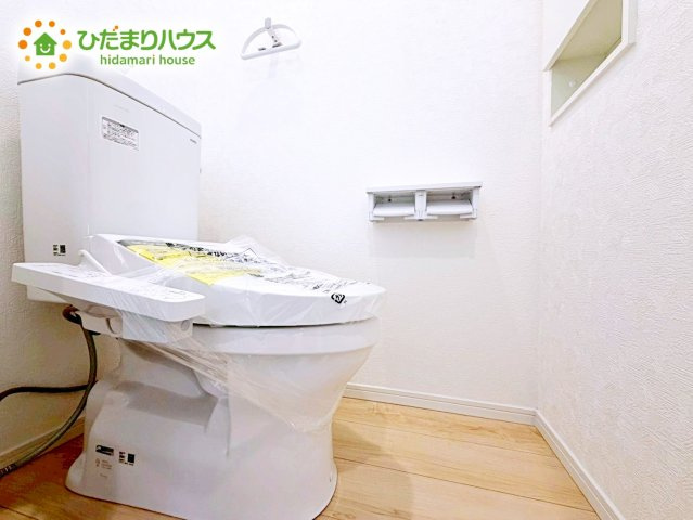【トイレ】 | 神栖市波崎第5　新築戸建　1号棟 | 1・2階にトイレあるため、同時に利用でき混雑を避けられますね