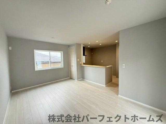 長尾西町1丁目戸建の居間・リビング