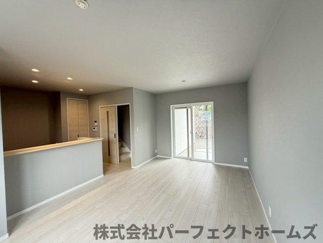 【居間・リビング】の画像