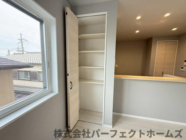 長尾西町1丁目戸建の収納|大きなスペースがあり、収納には困りません