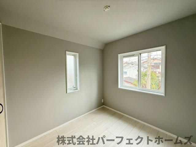 長尾西町1丁目戸建の洋室|ゆったりした洋室です