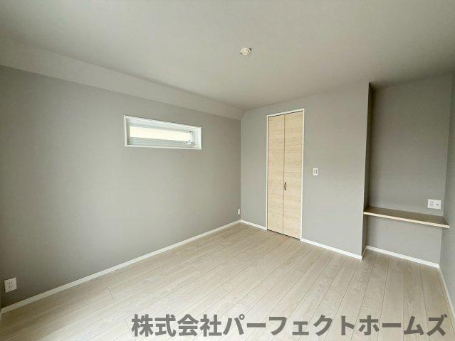 長尾西町1丁目戸建の洋室|ゆったりした洋室です