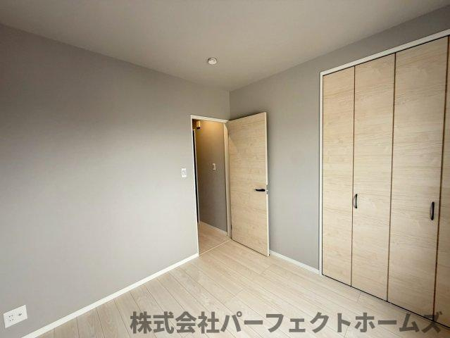 長尾西町1丁目戸建の洋室|コンパクトで使いやすい洋室です
