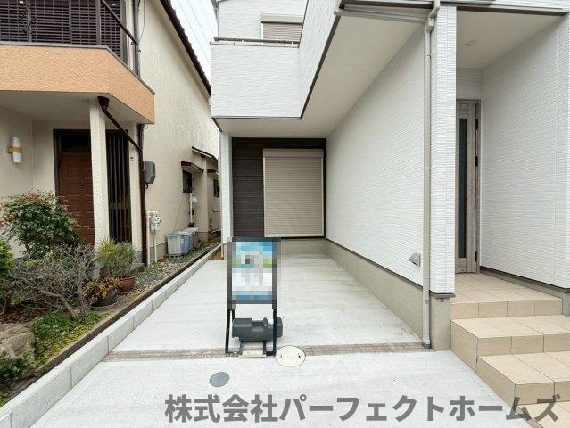 長尾西町1丁目戸建の駐車場|駐車場があります
