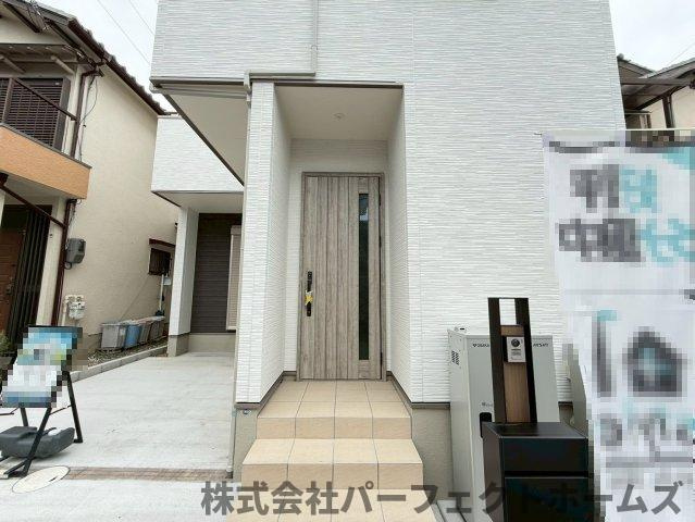 長尾西町1丁目戸建のエントランス