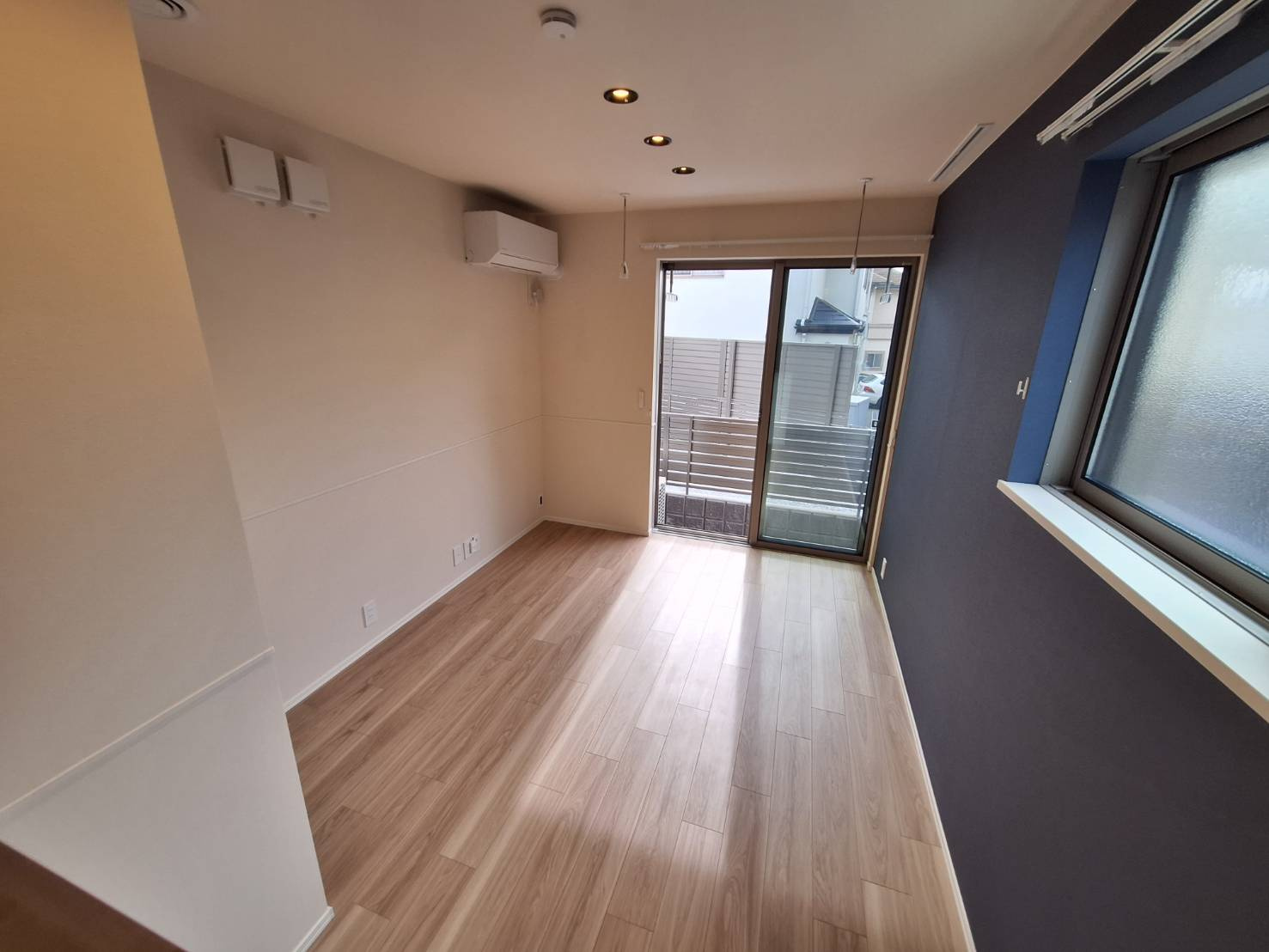 ＮＯＶＡ　ＳＡＵＤＡＤＥの居間・リビング