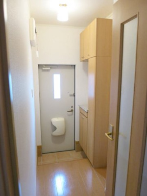 【玄関】 | ラフォーレ | 明るい玄関です