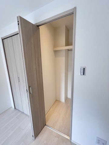 大阪市城東区関目６丁目の賃貸マンションの収納