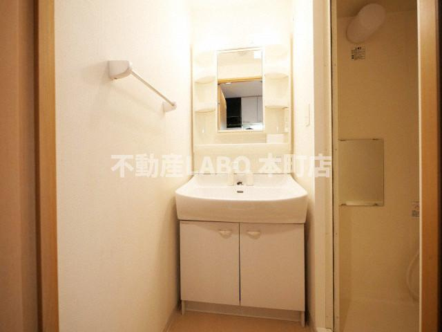 サムティ阿波座Ｌｕｓｓｏの洗面所